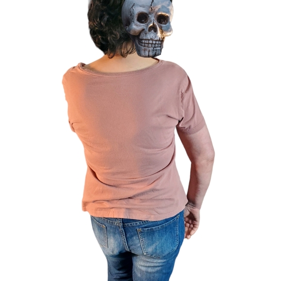 Hot Topic Entour Size XL Mauve Deep V Neck Black Cat Short Sleeve Graphic Tee - Picture 7 of 15